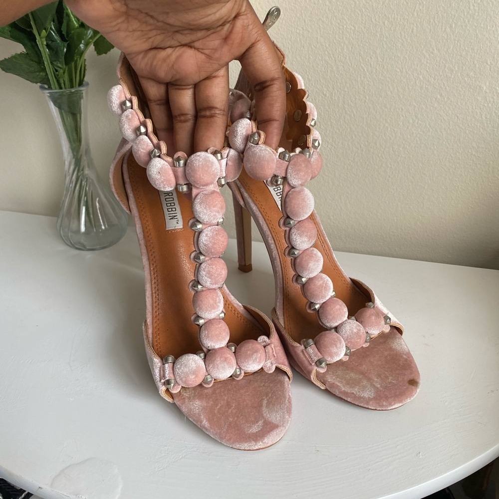 Cape robbin heels